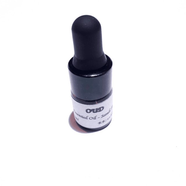 Oud Essential Oil 2ml in Glass Bottle 